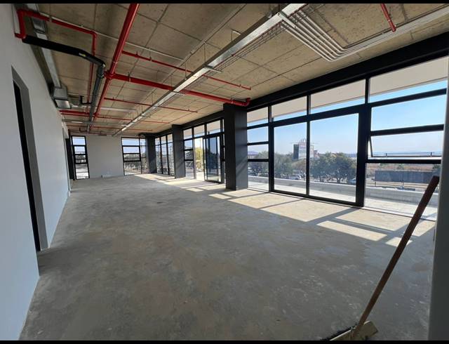 13,000M² WAREHOUSE TO LET IN LOUWLARDIA